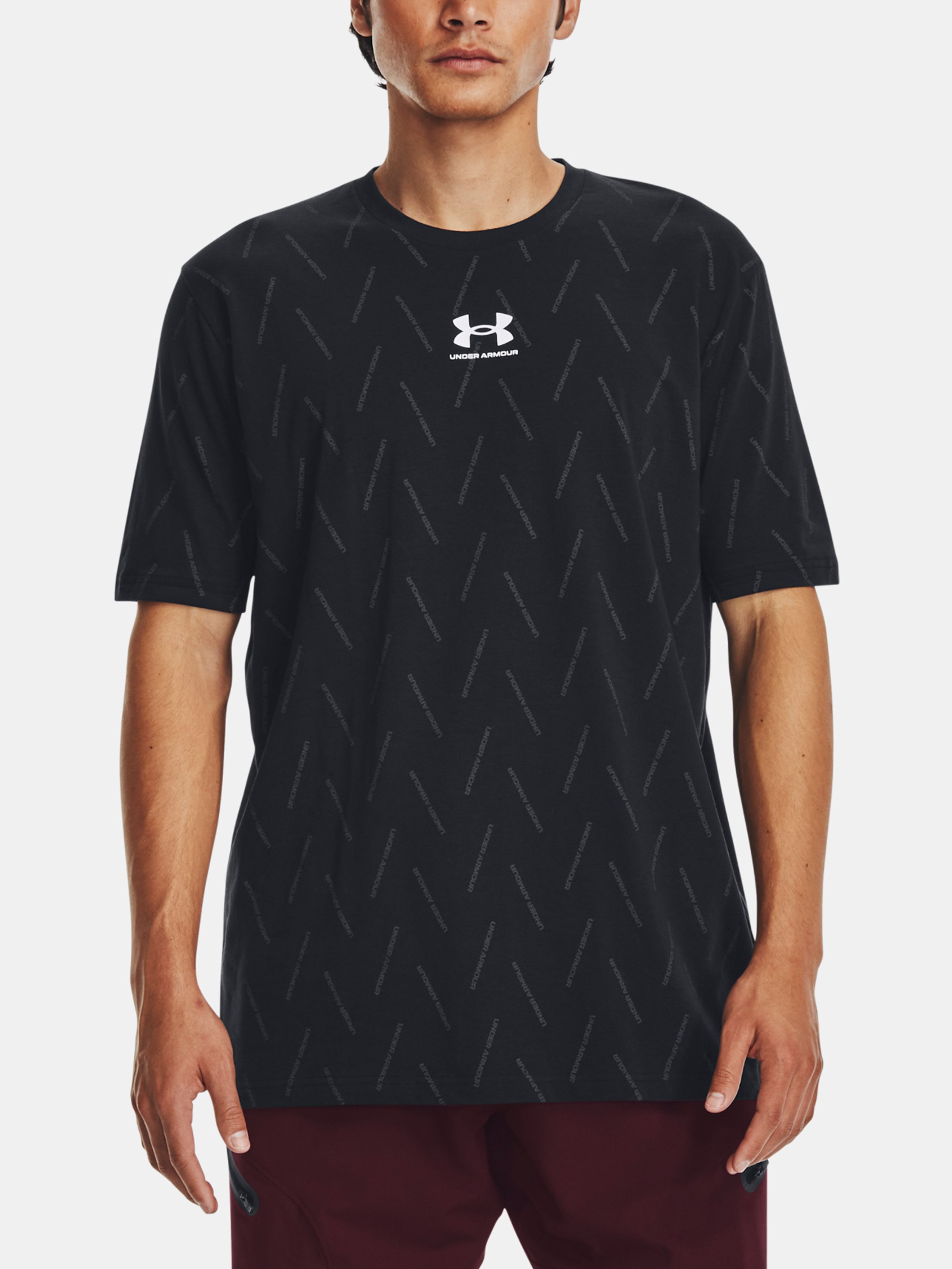 Tričko Under Armour UA M ELEVATED CORE AOP NEW-BLK