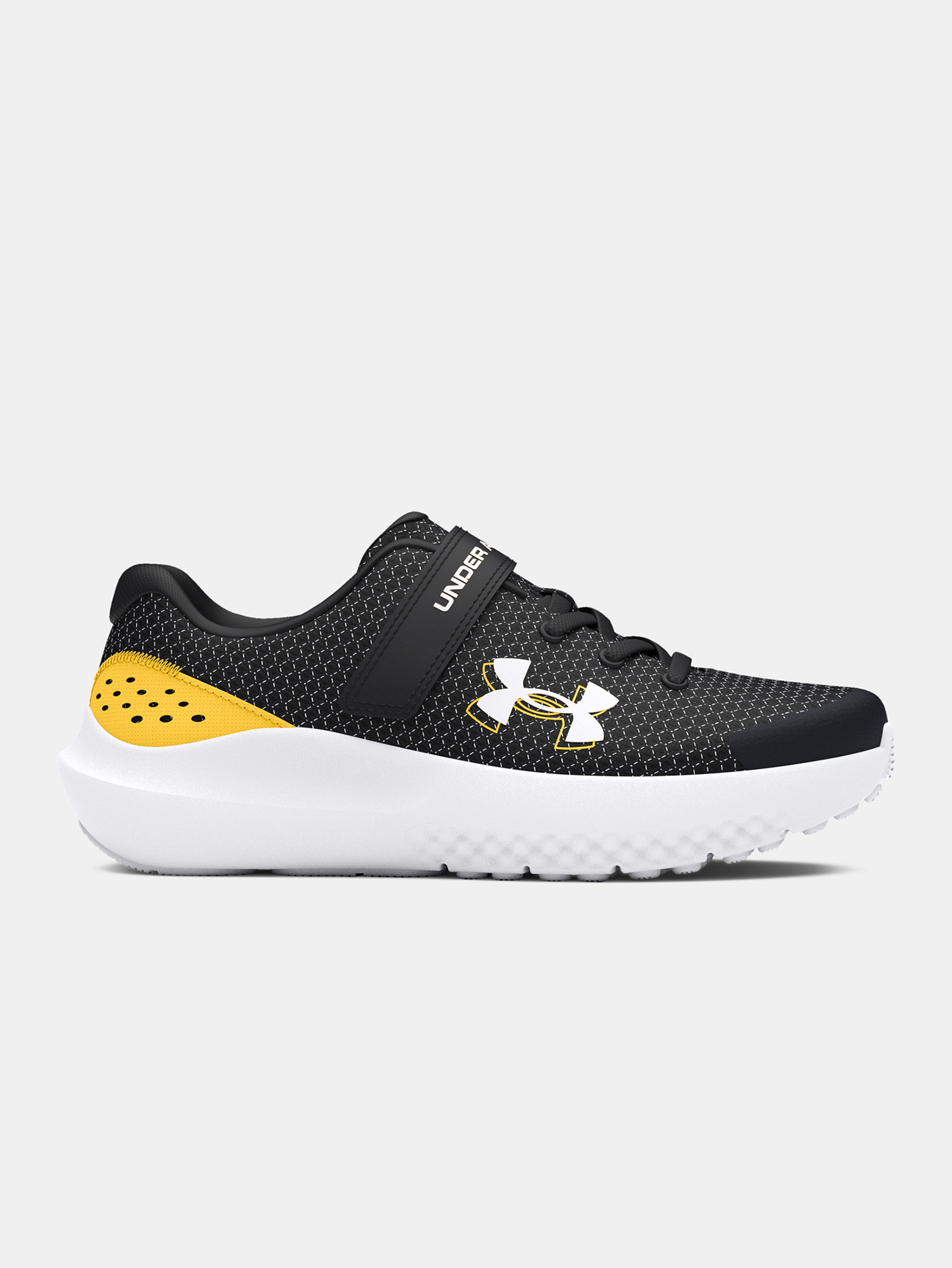 Fiú cipők Under Armour UA BPS Surge 4 AC