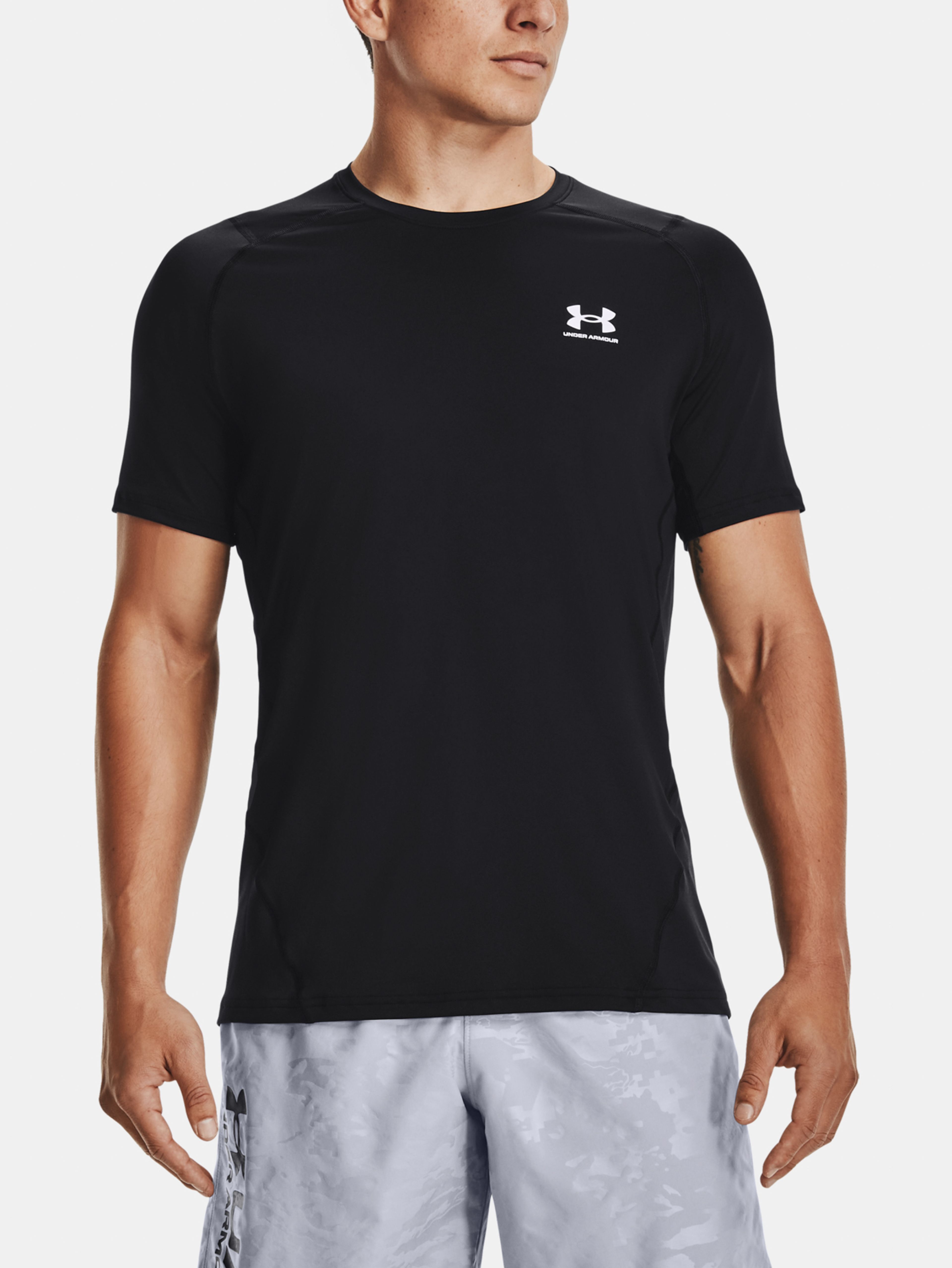 Tričko Under Armour HG Armour Fitted SS-BLK