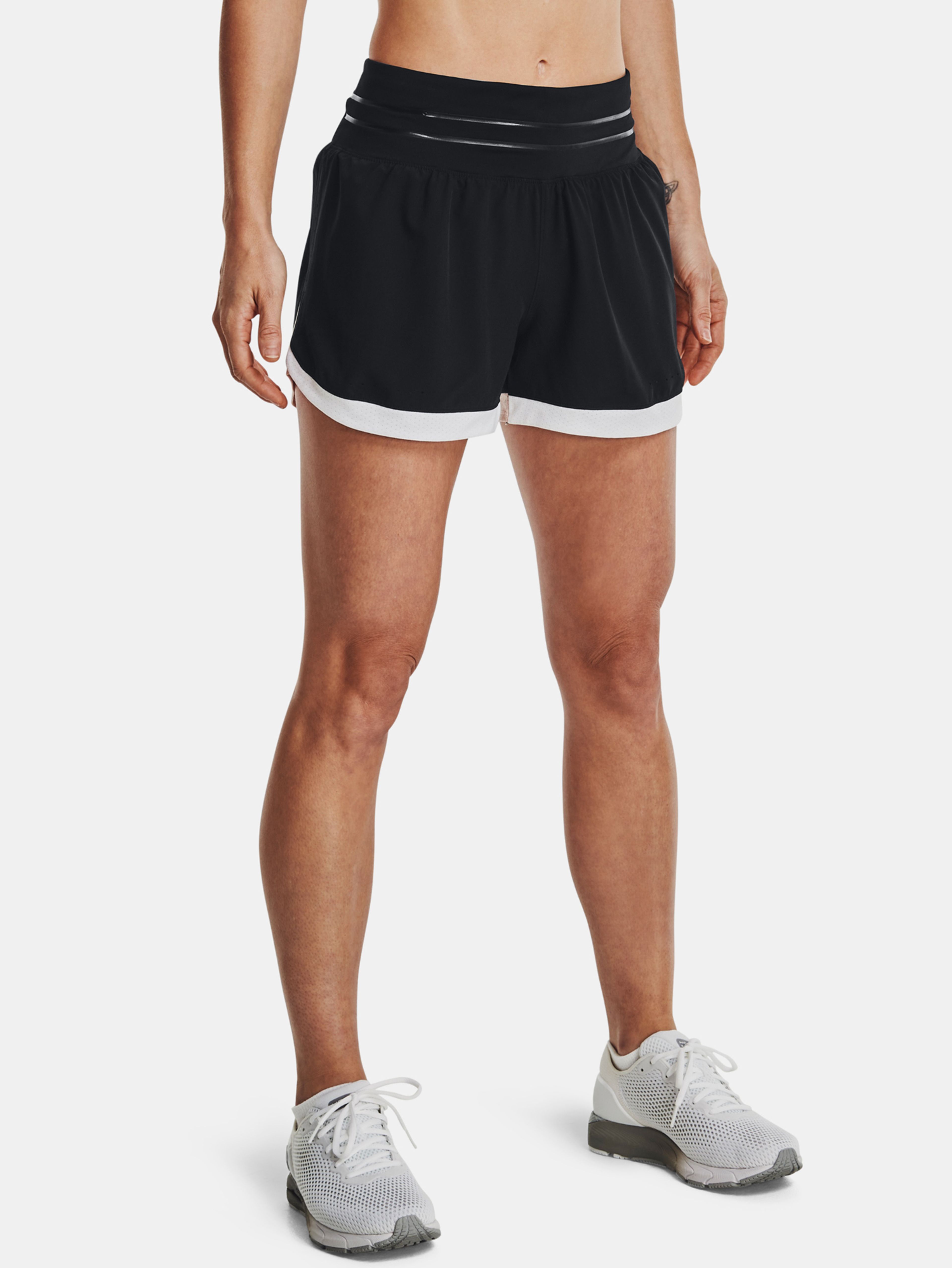 Kratke hlače Under Armour UA PaceHER Short-BLK