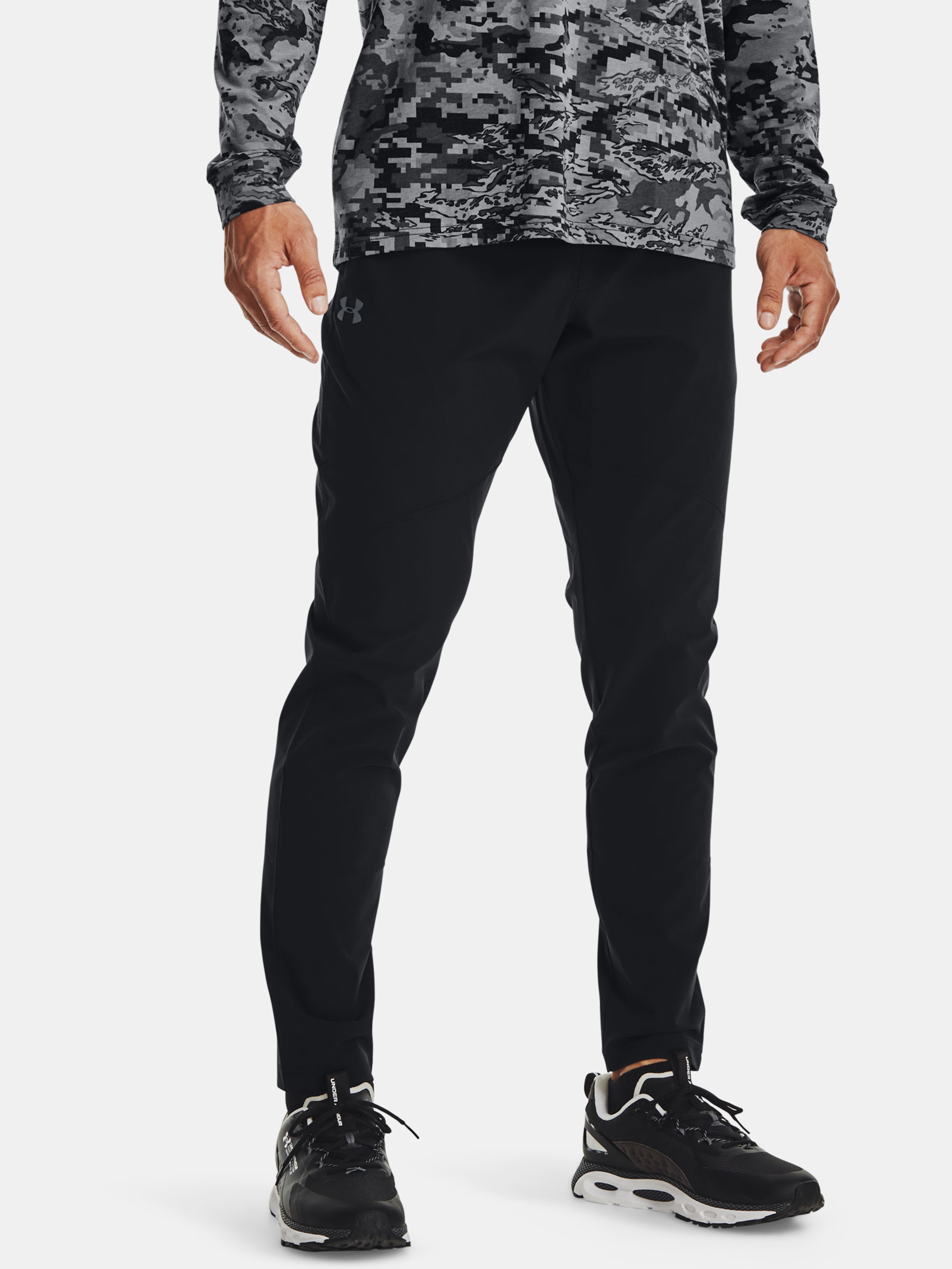  STRETCH WOVEN UTILITY JOGGER-BLK - tepláky pánské - UNDER  ARMOUR - 78.76 € - outdoorové oblečení a vybavení shop