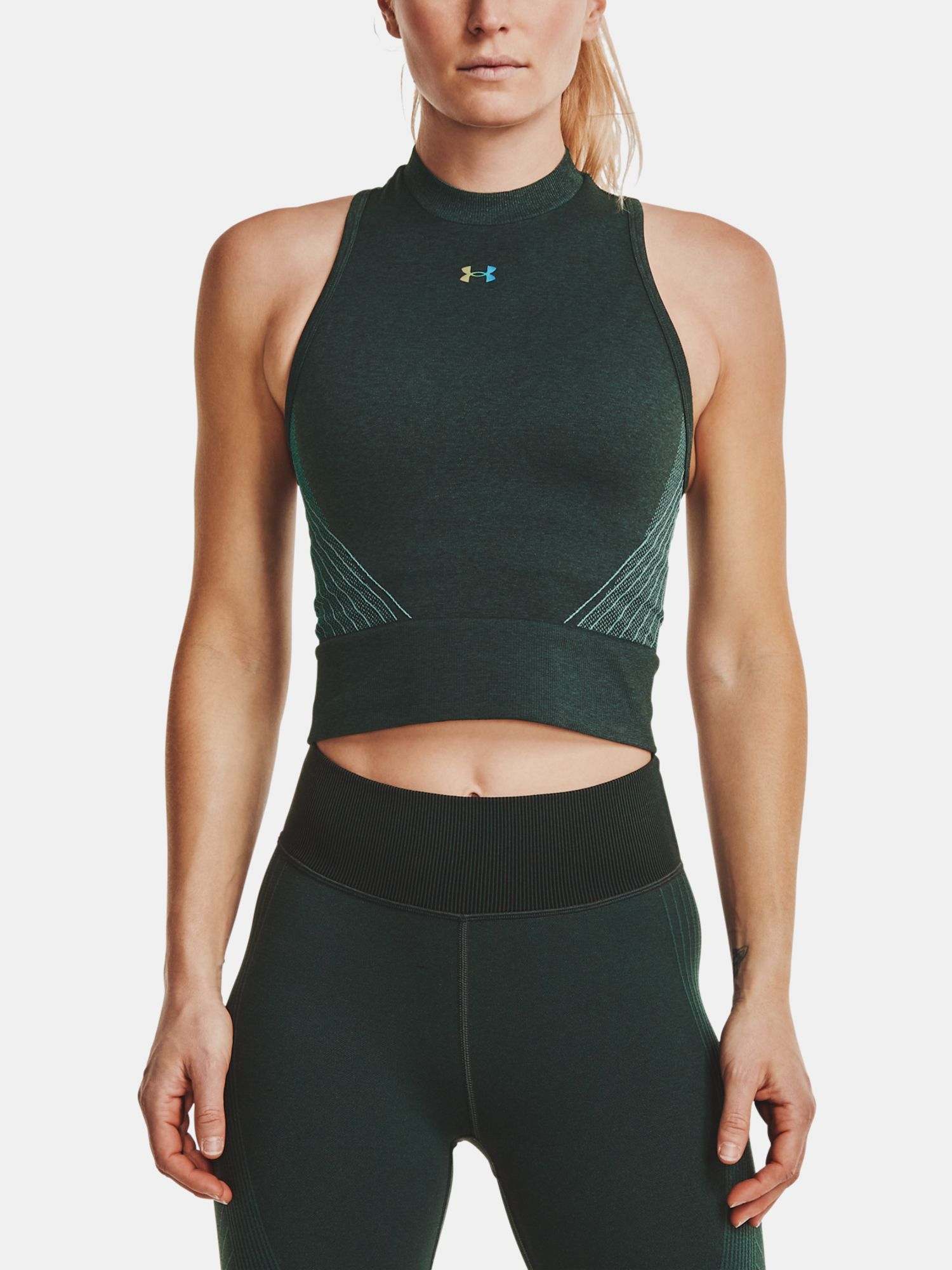 Under armor crop deals top