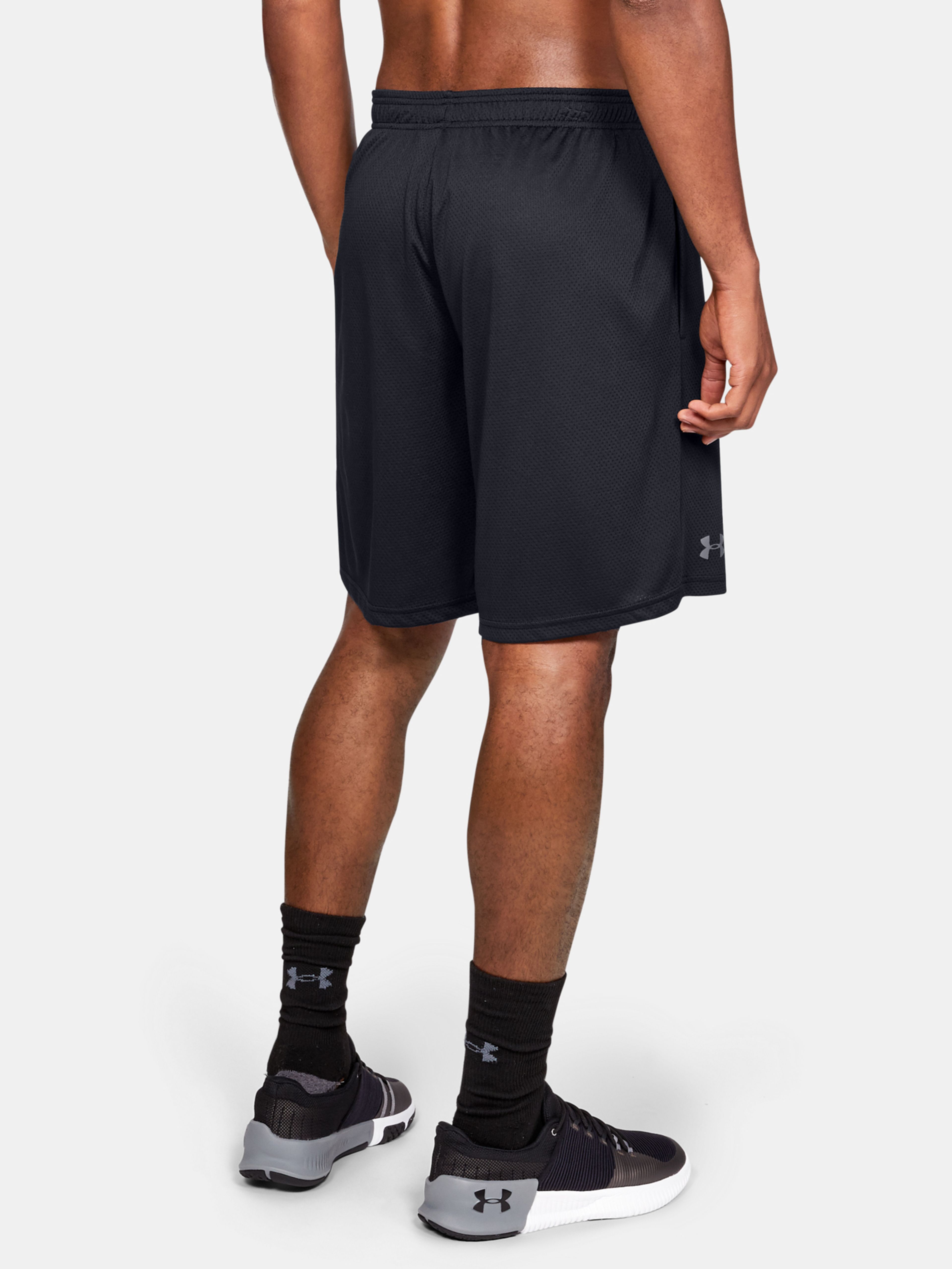 Short under shop armour tech mesh