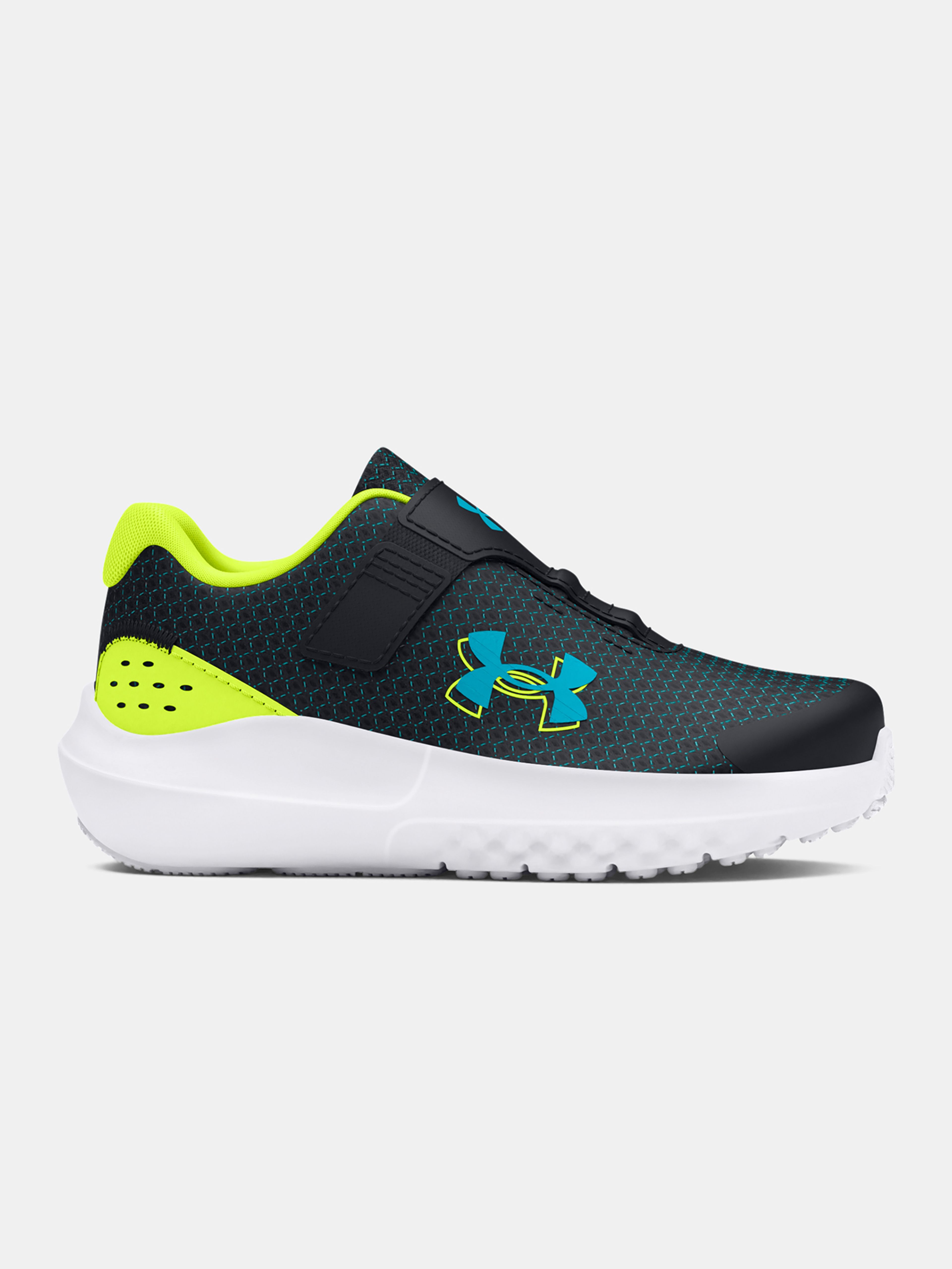 Topánky Under Armour UA BINF Surge 4 AC-BLK